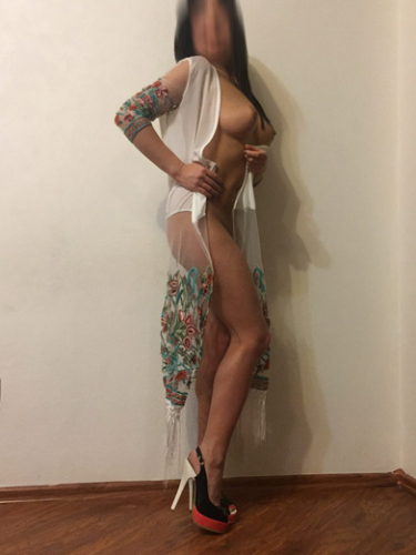 Индивидуалка СПб Вита Брюнетка c 1 размером груди у метро Девяткино Санкт-Петербург Фото-1